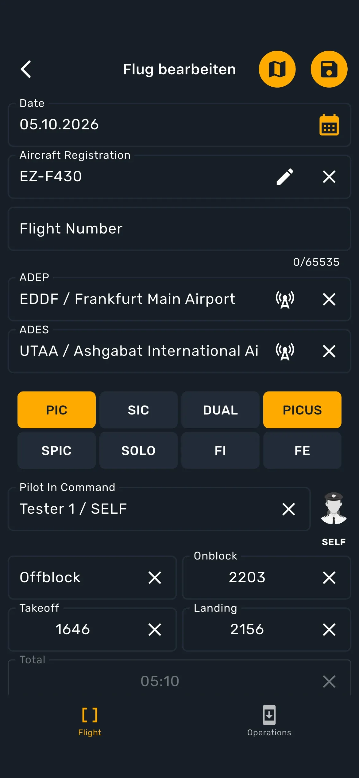 Die cloudlog.aero App auf dem iPhone beim Erfassen eines Flugs in der Nachtansicht